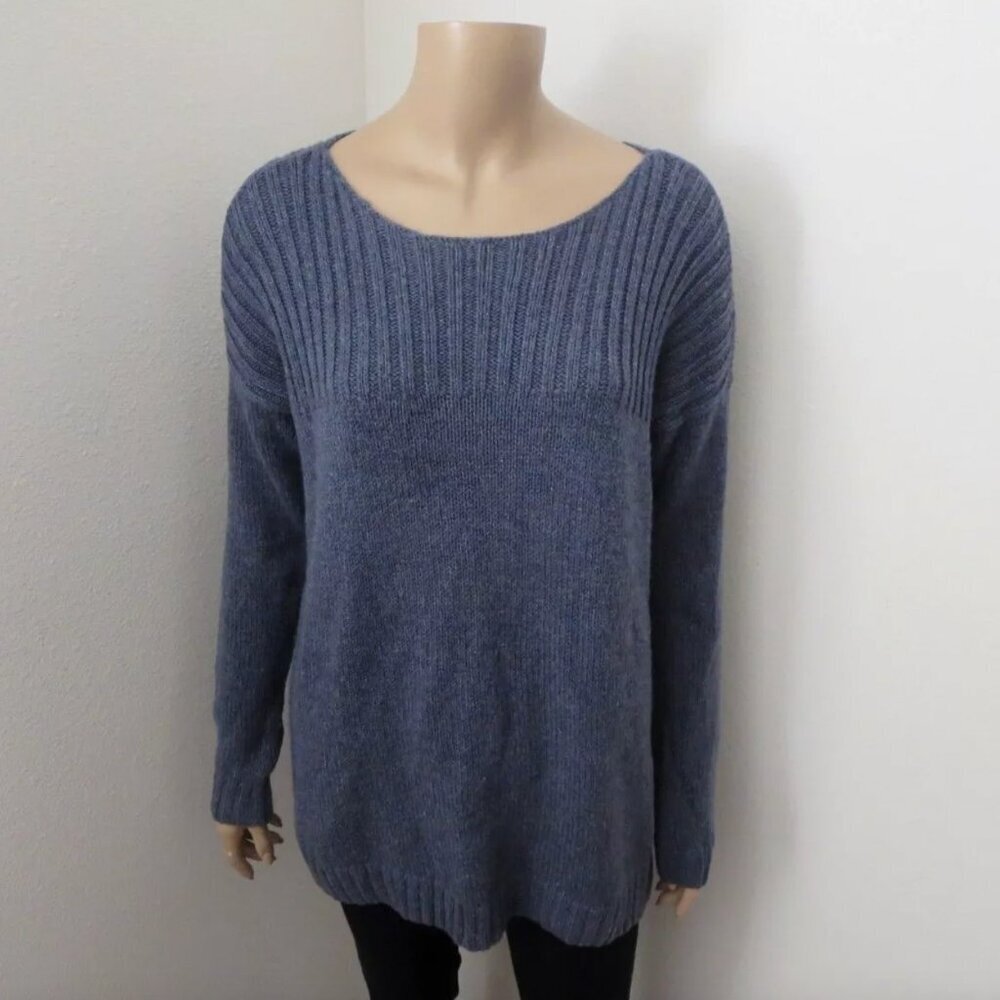Hollister Womens Boyfriend Sweater Size Medium Crewneck Navy Blue